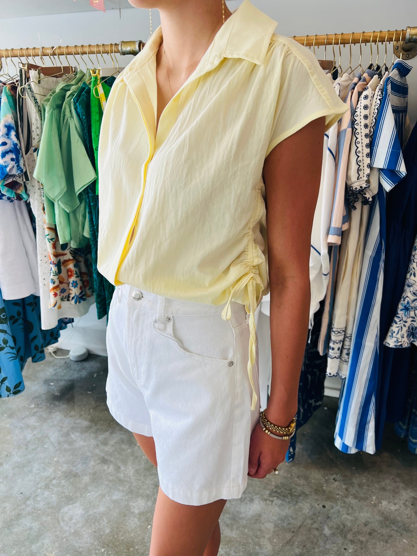 LIGHT YELLOW CAP SLEEVE TOP