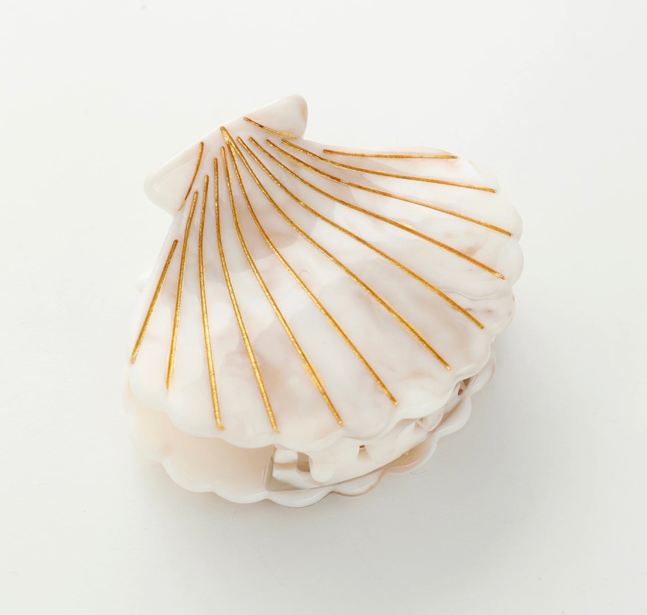 Cream Sea Shell Claw Clip