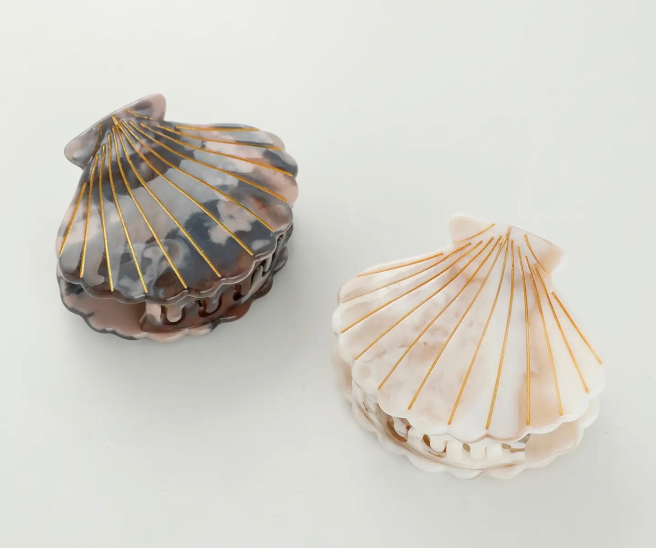 Cream Sea Shell Claw Clip
