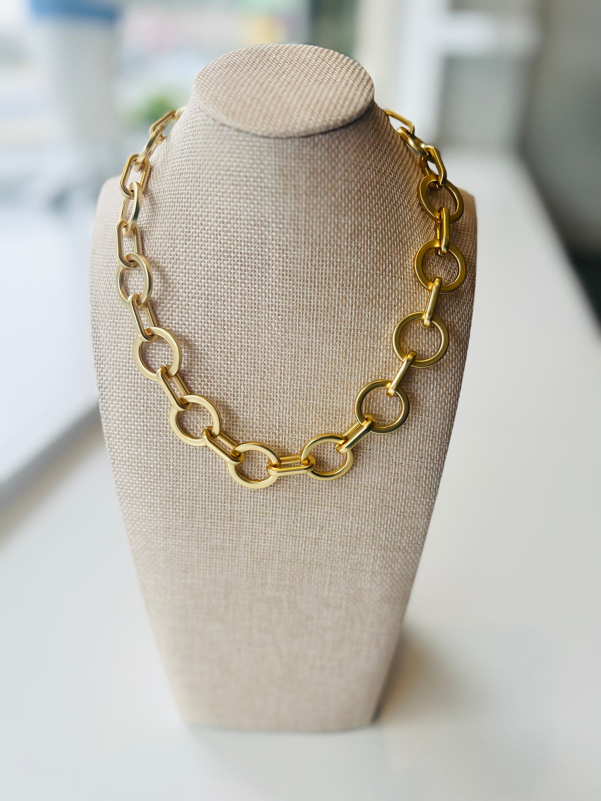 Matte Circle Necklace