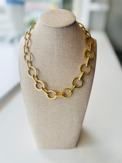 Matte Circle Necklace