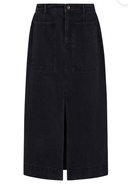 Leighton Skirt Pavement